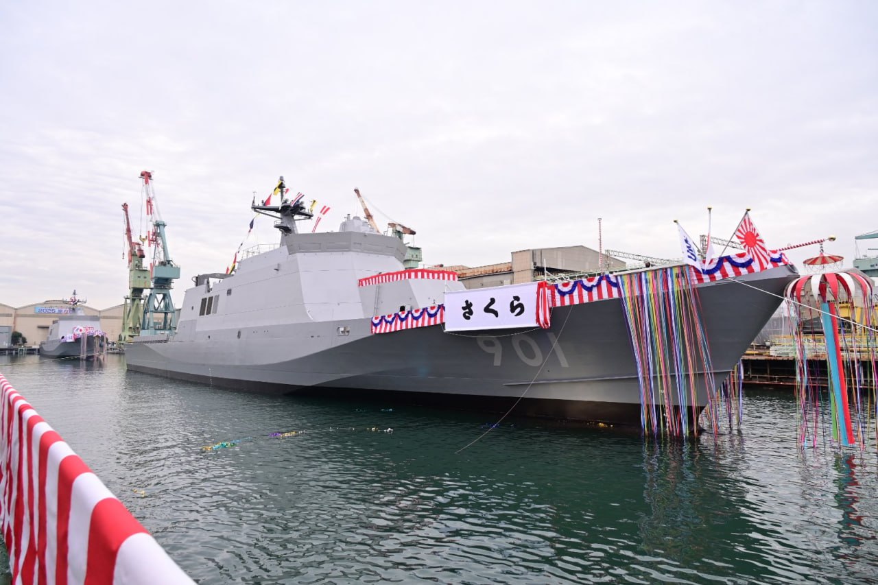 13 листопада на верфі Ісоґо компанії Japan Marine United (JMU) Yokohama Works відбулася церемонія найменування та спуску на воду двох патрульних кораблів — #Sakura (さくら) OPV-901 та #Tachibana (たちばな) OPV-902. Джерело: Military Japan