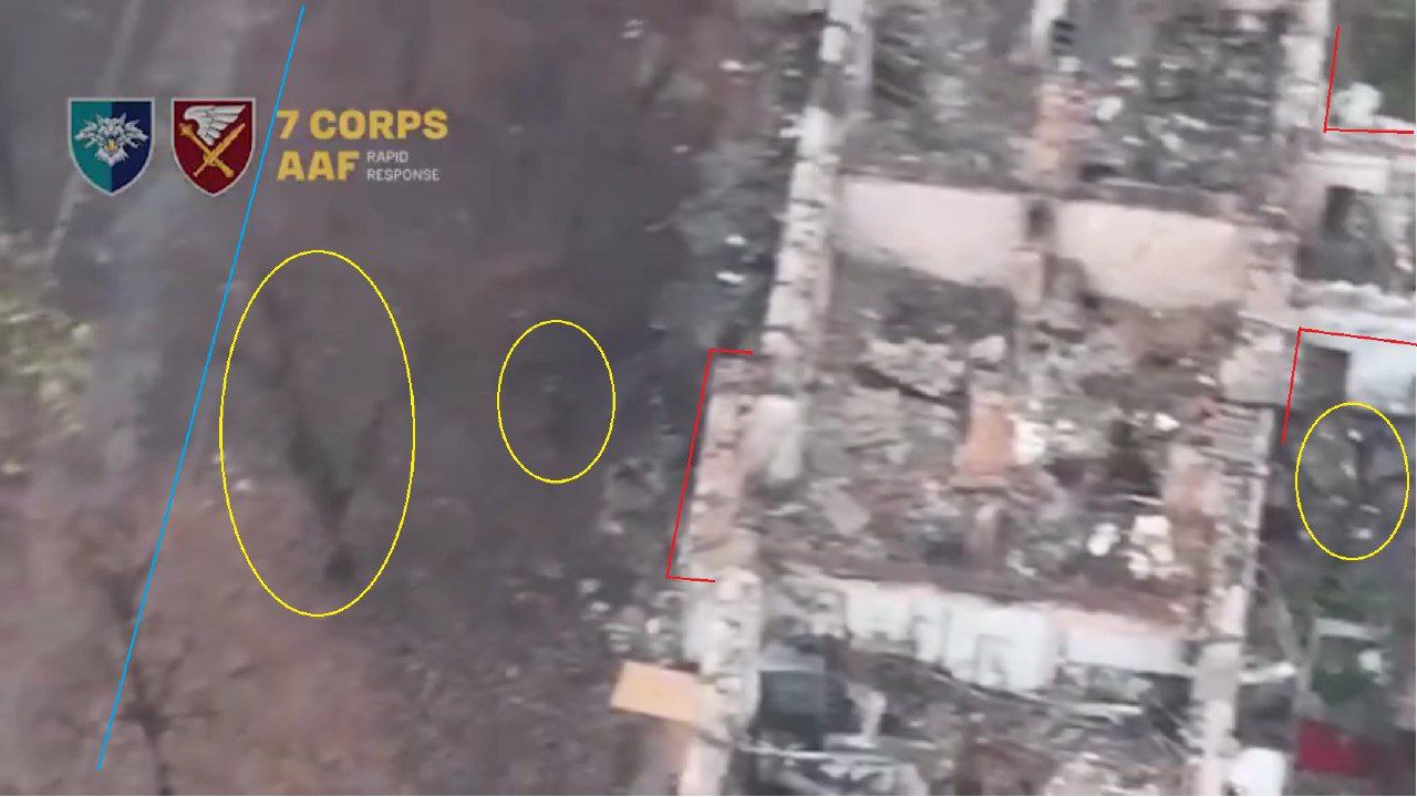 Взяття в полон російської піхотної групи в складі 4 бійців силами 38 обрмп у Мирнограді. Джерело: відео 7 корпус ДШВ ЗСУ