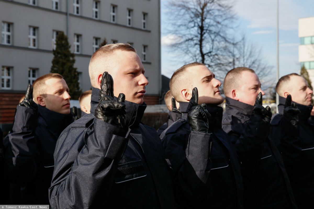 Political Struggle in Poland Disrupts Recruitment of Young Officers to Secret Services