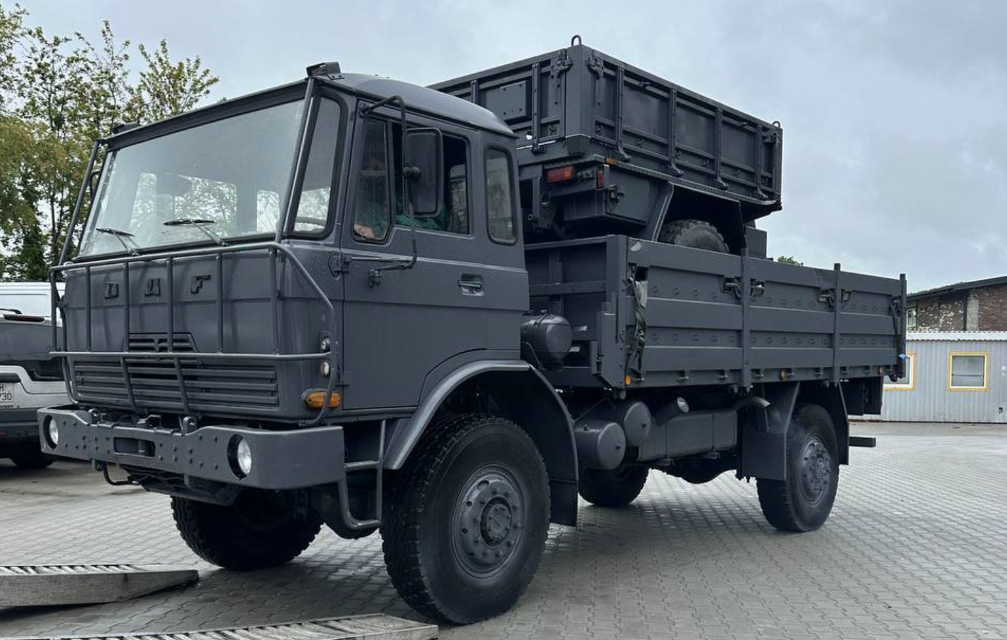 Вантажівки DAF для армії України. Листопад 2025. Джерело: «Народна самооборона Львівщини» і «Fritt Ukraina»