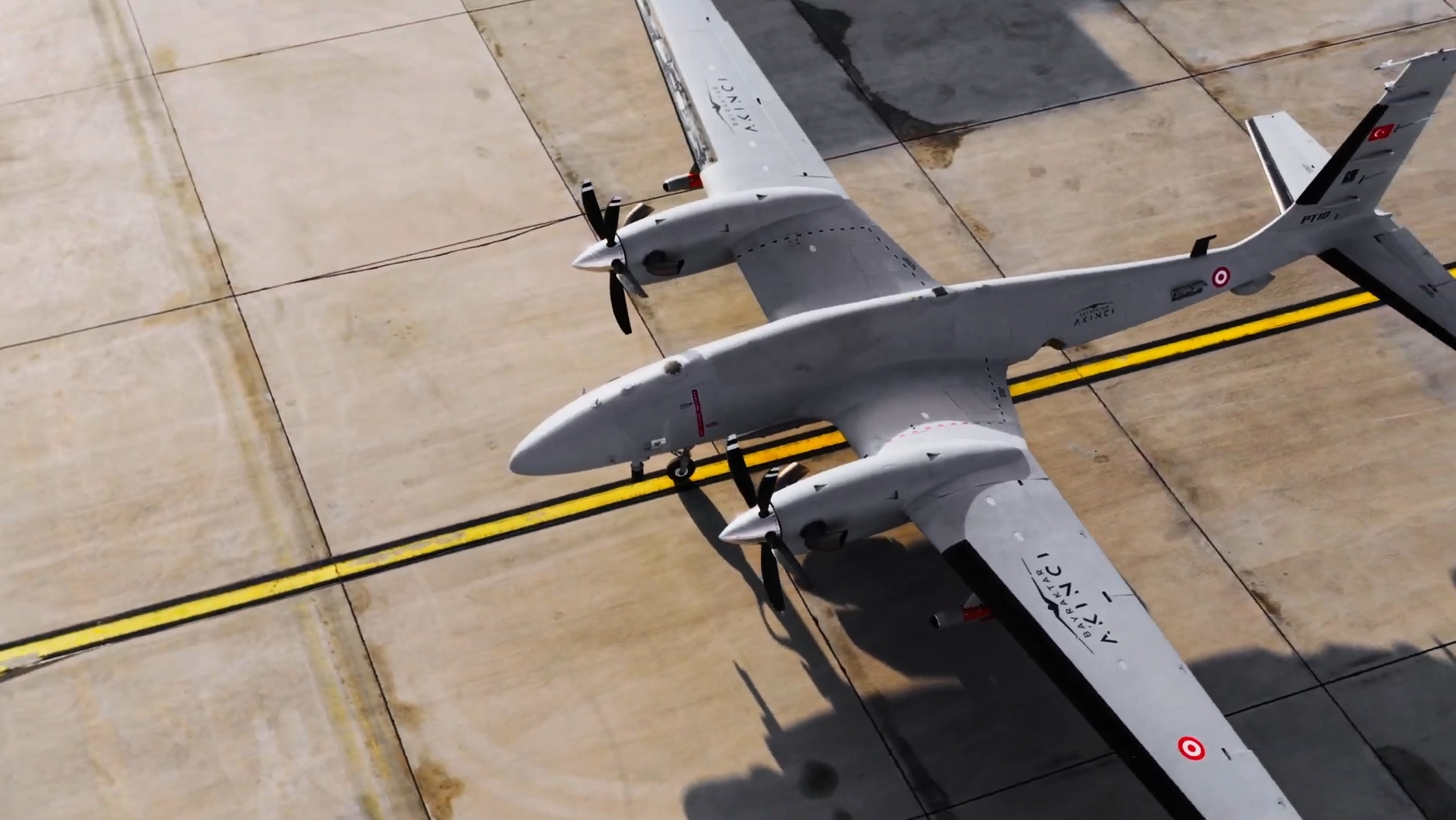 Дрон Bayraktar AKINCI випробували з новою бомбою TOLUN F