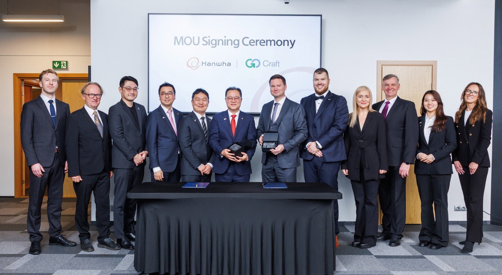 Hanwha Aerospace та GoCraft на церемонії підписання угоди. Джерело: сайти компаній