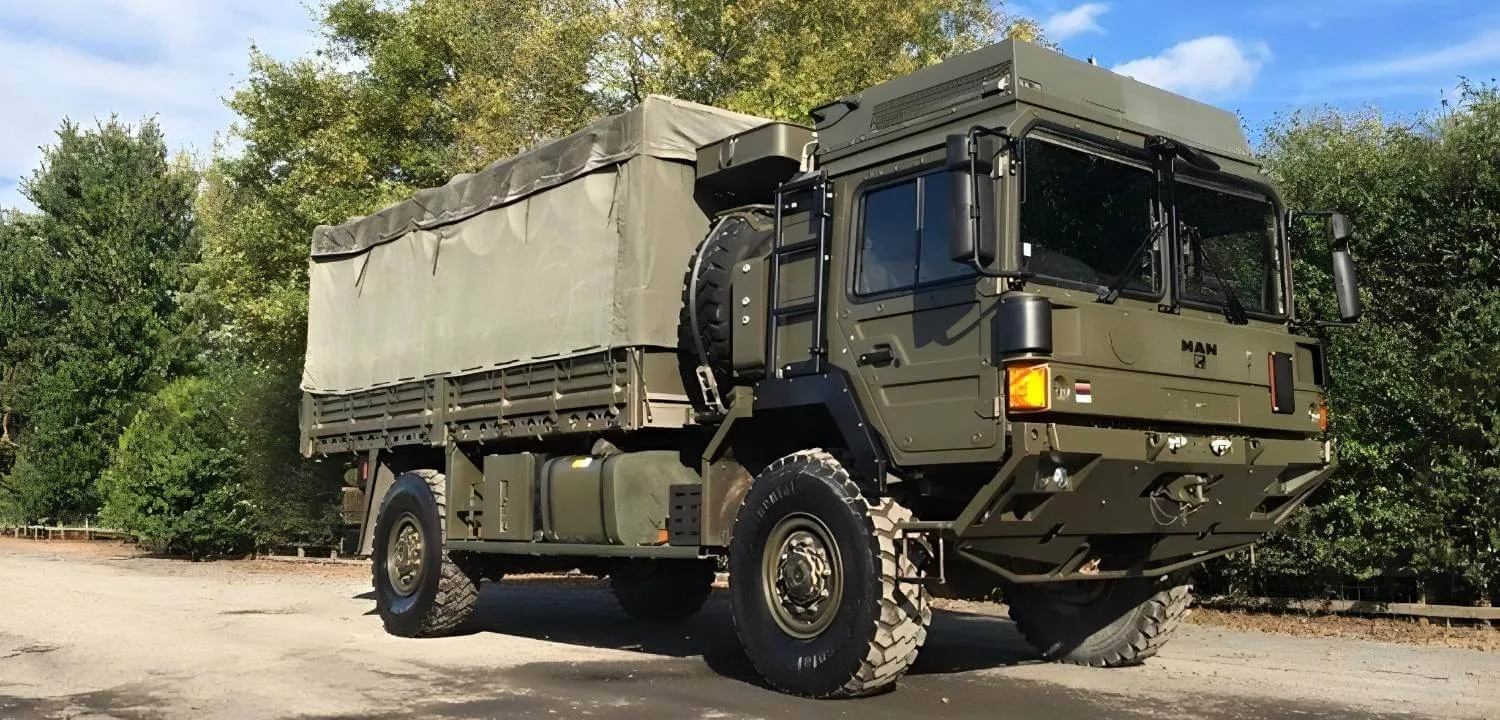 Британська армія призупинила експлуатацію 6 000 військових вантажівок через технічні проблеми