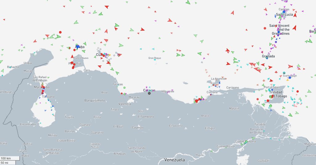 Морський трафік біля берегів Венесуели станом на вечір 20 грудня. Червоним кольором позначено нафтові танкери. Фото MarineTraffic