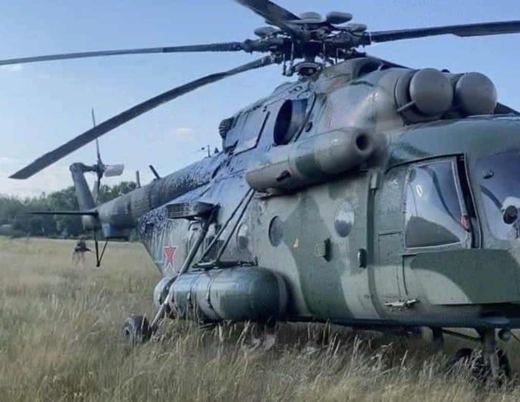 Captured Russian Mi-8AMTSh helicopter near the village of Poltava, Kharkiv region. 2023. Photo credits: Ukrayinska Pravda