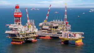 Дрони СБУ вперше вдарили по нафтовій платформі РФ у Каспійському морі та зупинили видобуток