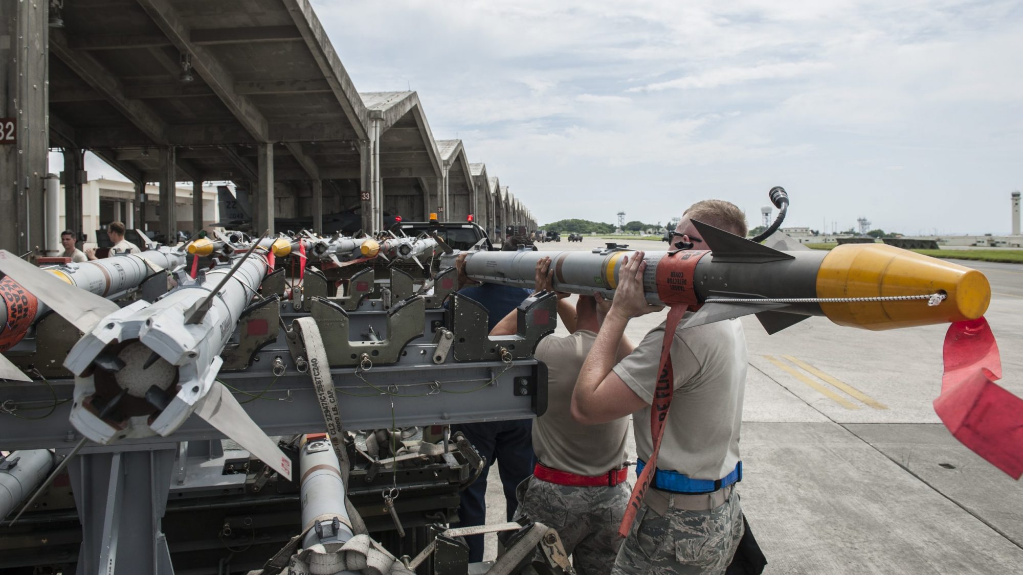 Ukraine to Receive Sidewinder Air-to-Air Missiles from German Stocks