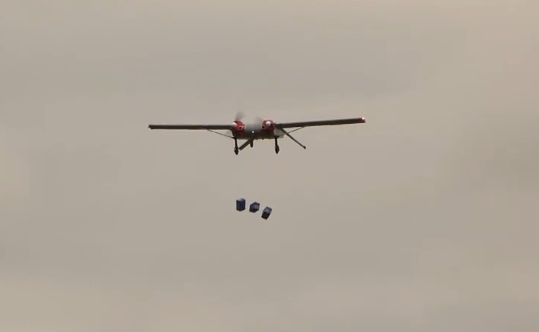 Дрон Ultra скидає вантаж. Джерело: Windracers