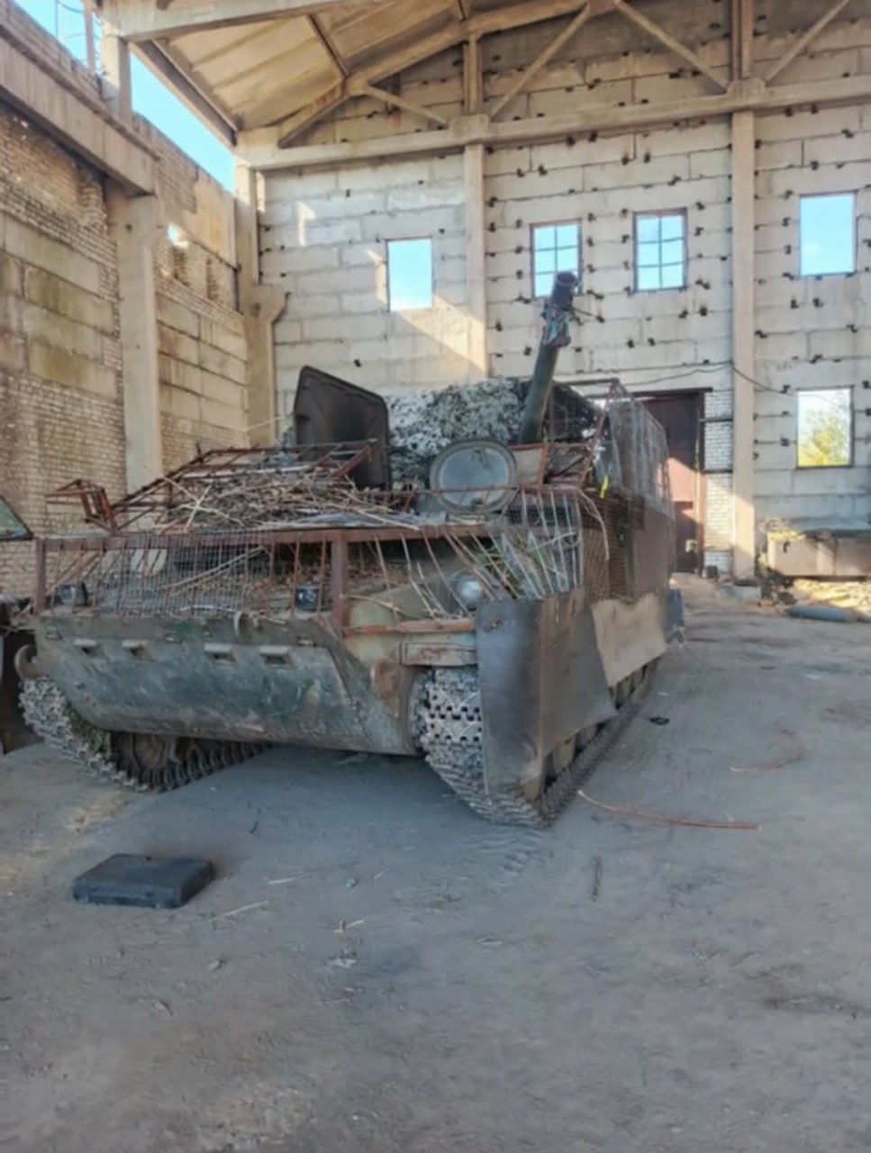 Російський МТ-ЛБ з баштою від 2С9 «Нона». 2025 р. Джерело: BTVT.INFO