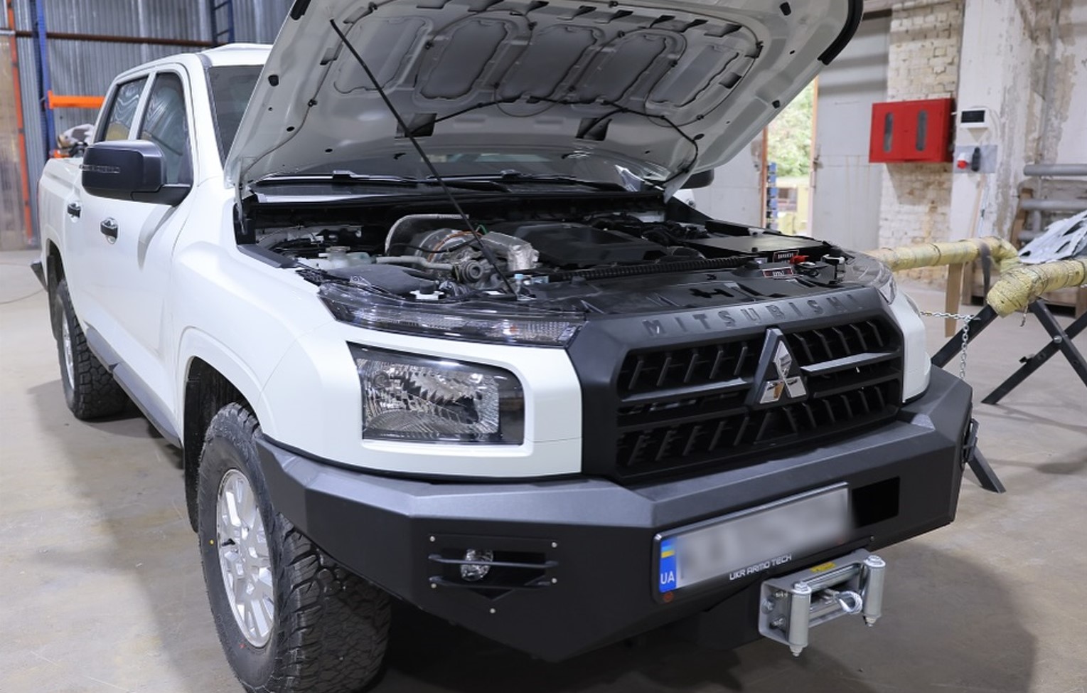UkrArmoTech створила новий формат прихованого бронювання для Mitsubishi L200