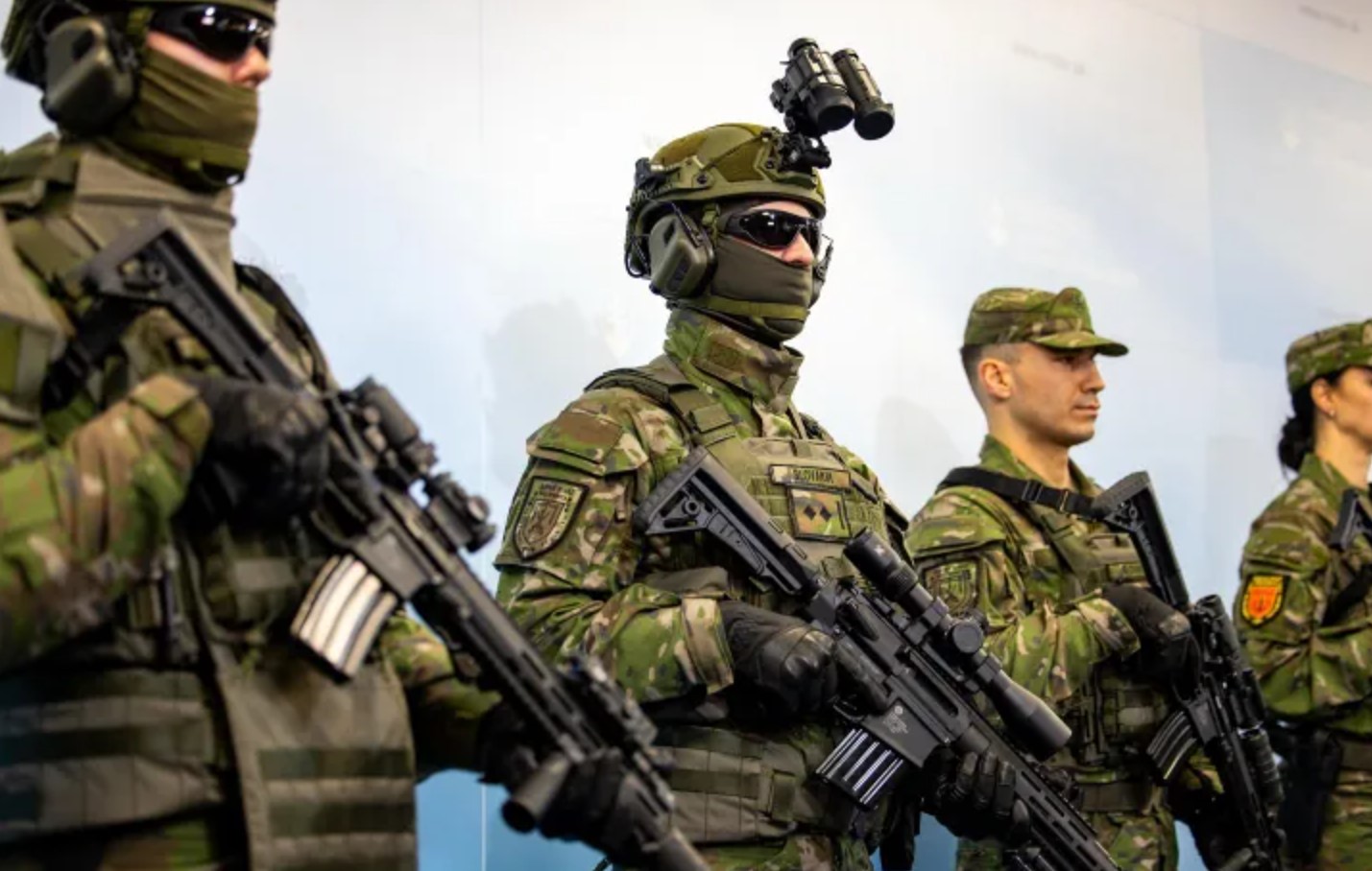 Словацька армія переходить на нову стрілецьку зброю та форму VZOR 25