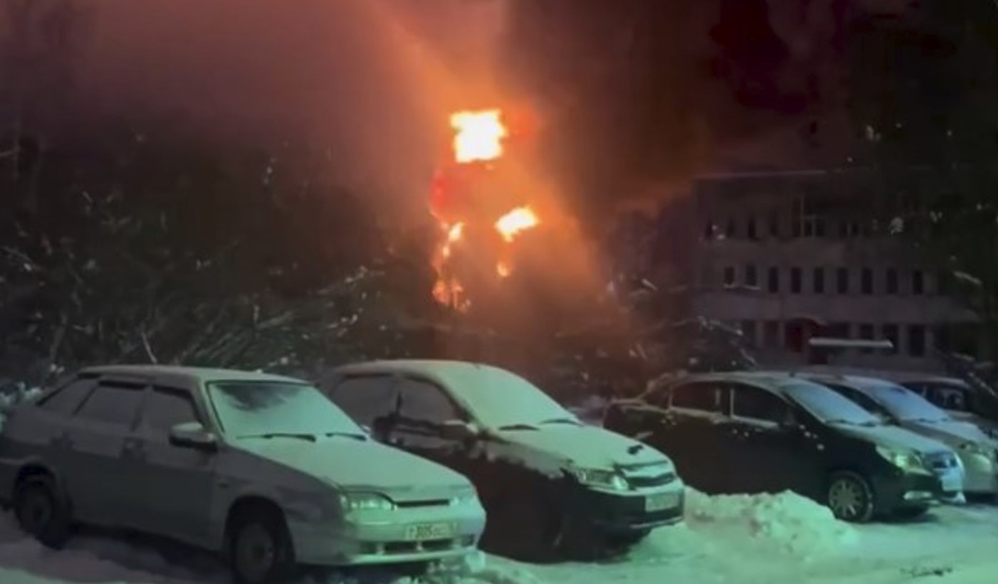 У Ярославській області РФ дрони влучили у резервуари з пальним