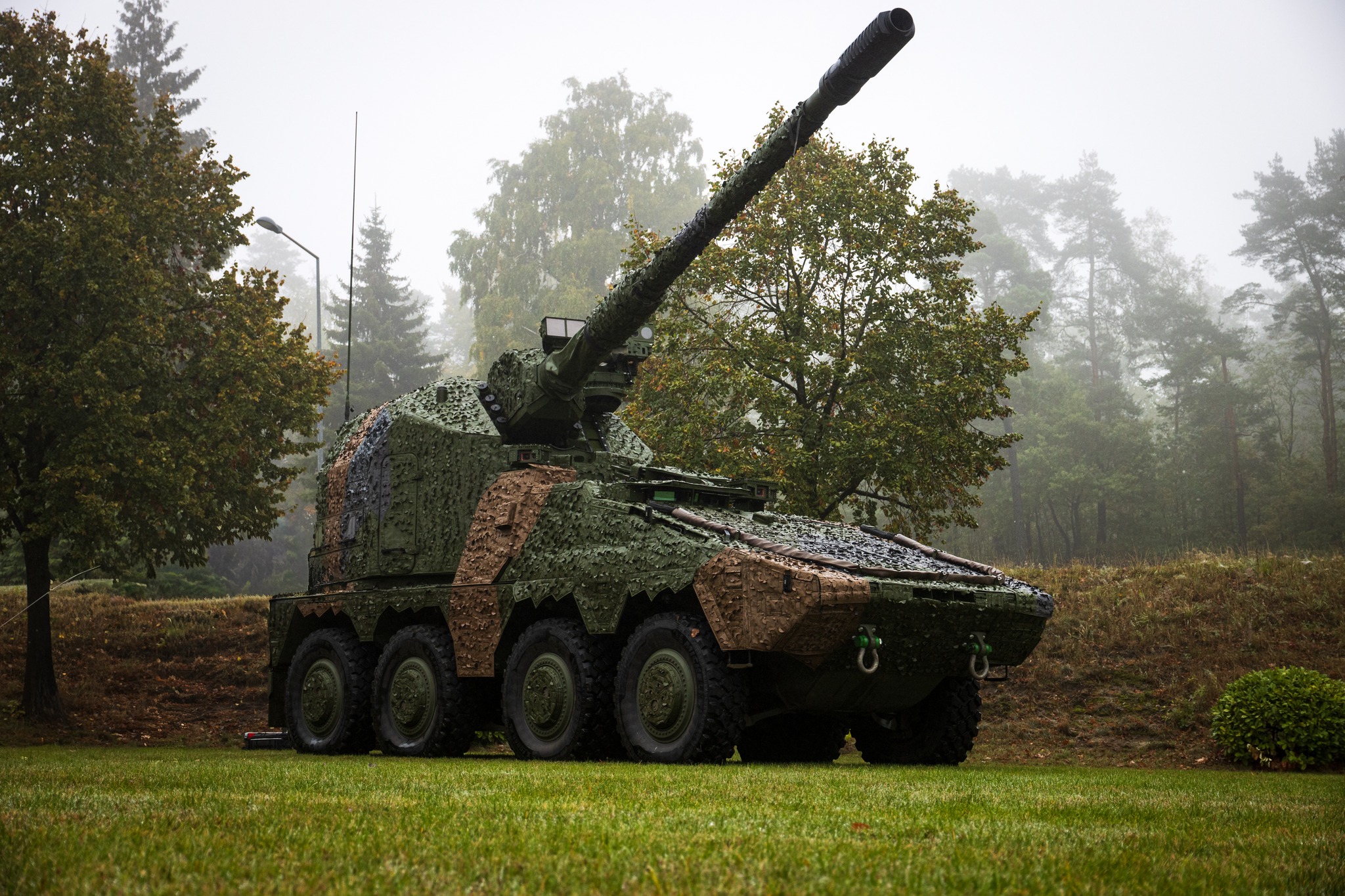 Germany Signs First Agreement for RCH 155 Wheeled Self-Propelled Howitzers for Its Army