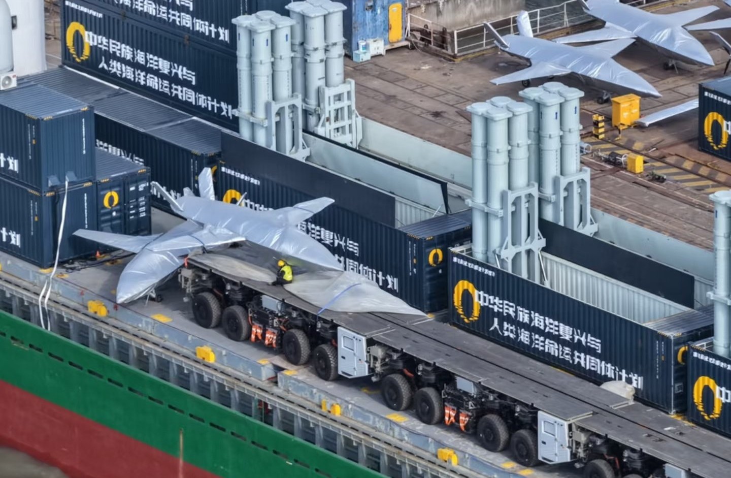 The drones of unknown type on the Chinese civilian container ship Zhong Da 79. Photo credits: Rupprecht_A.