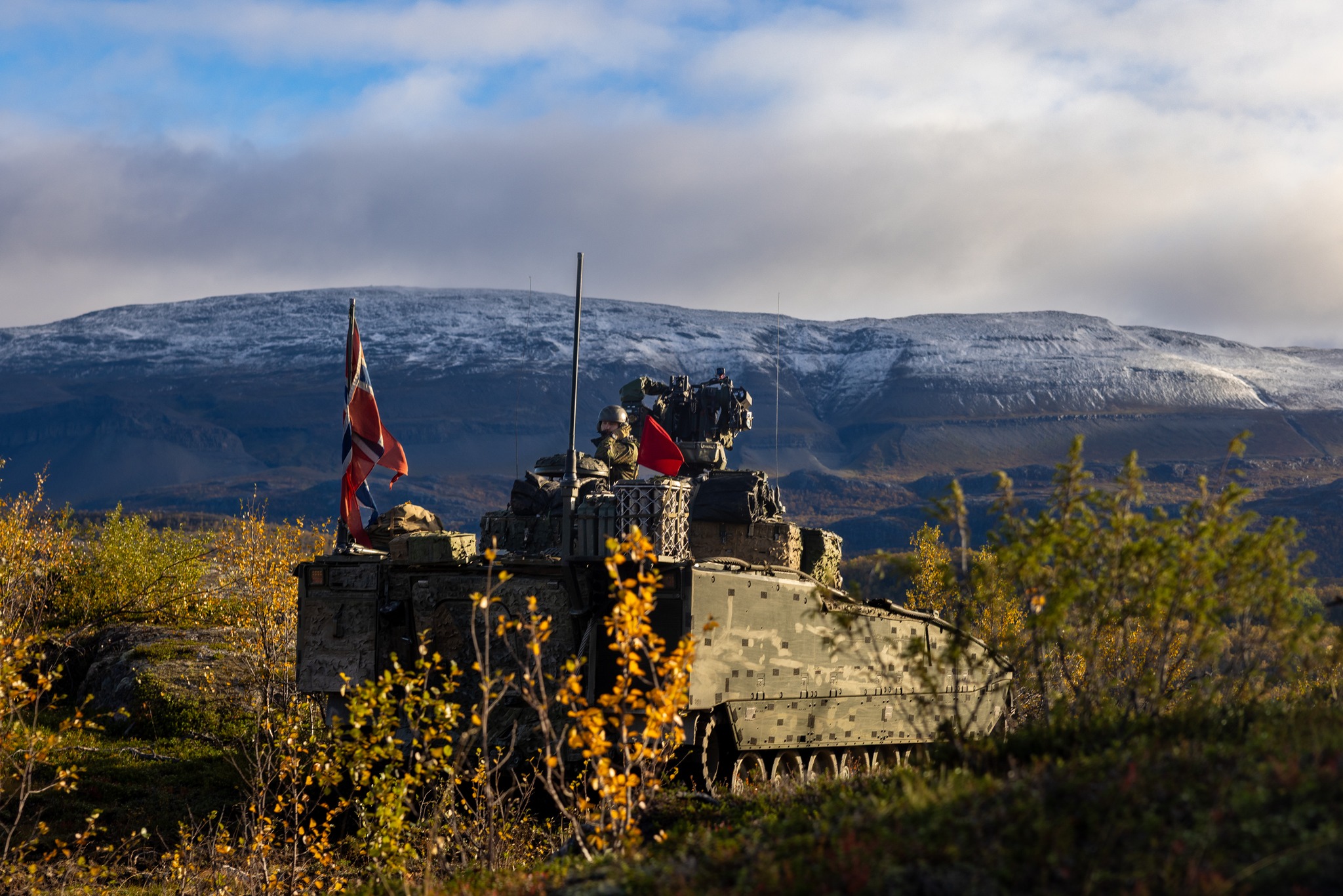 Soldiers of the Porsanger battalion of the Finnmark brigade during live-fire training in September 2025. Photo credits: Arnfinn Shøenden/Norwegian Armed Forces (Forsvaret)