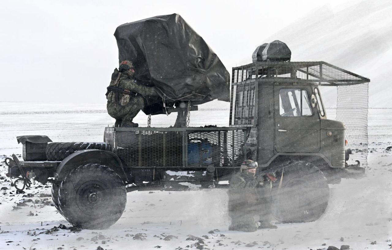 Russians Began to Provide Cover for Zemledeliye Using GAZ-66 Vehicles with Cage Armor and Electronic Warfare Equipment
