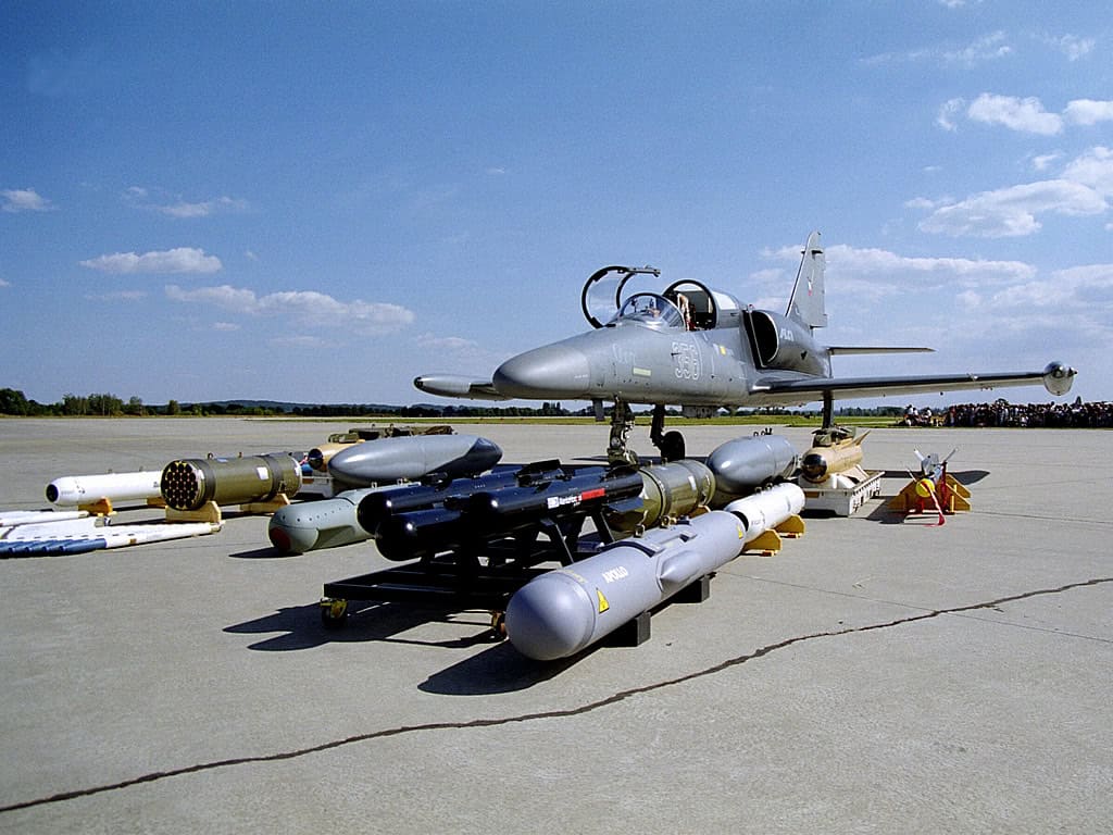 Арсенал озброєння L-159 ALCA. Фото: LOM Praha