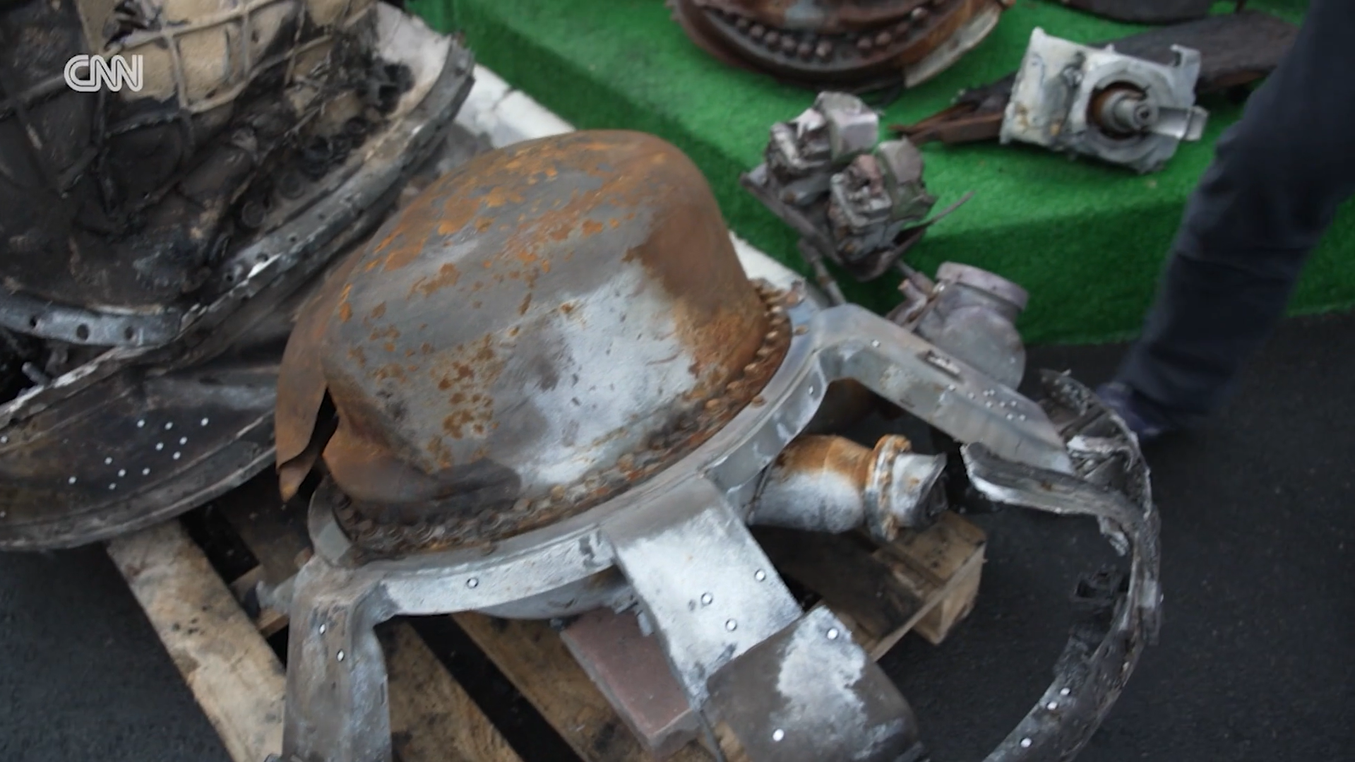 The warhead deployment block found in the wreckage of the Oreshnik. Screenshot from a CNN video