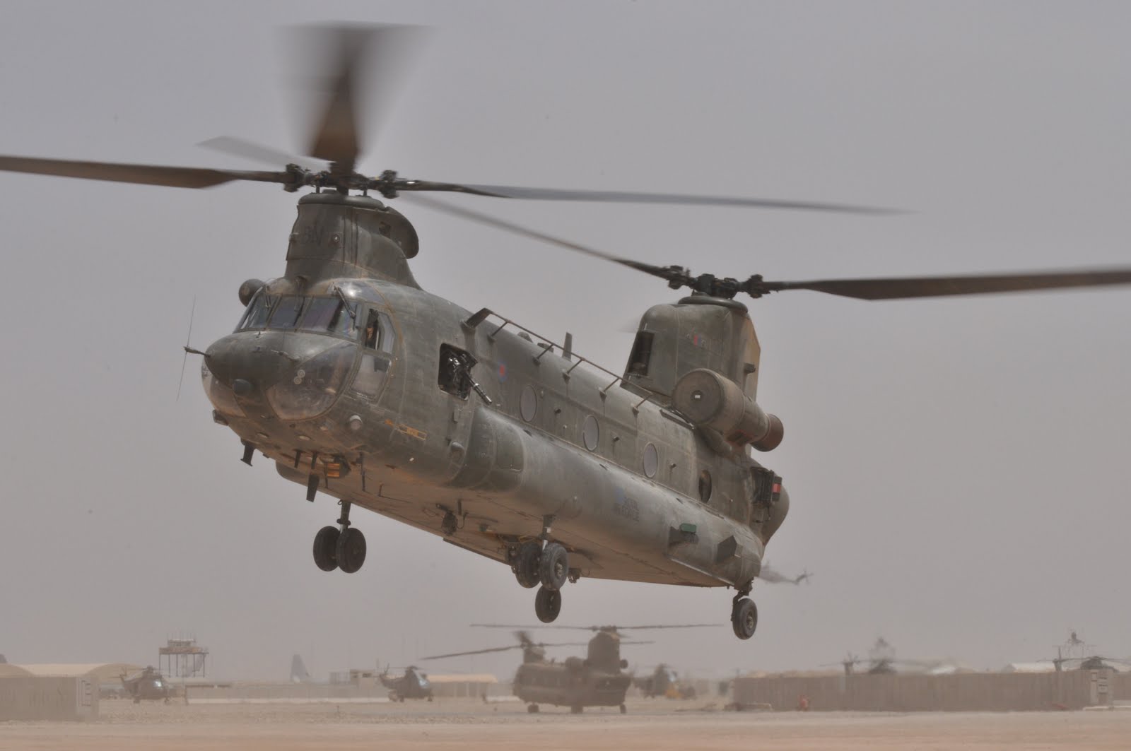 American MH-47 Chinook Helicopter Seriously Damaged During Operation in Venezuela