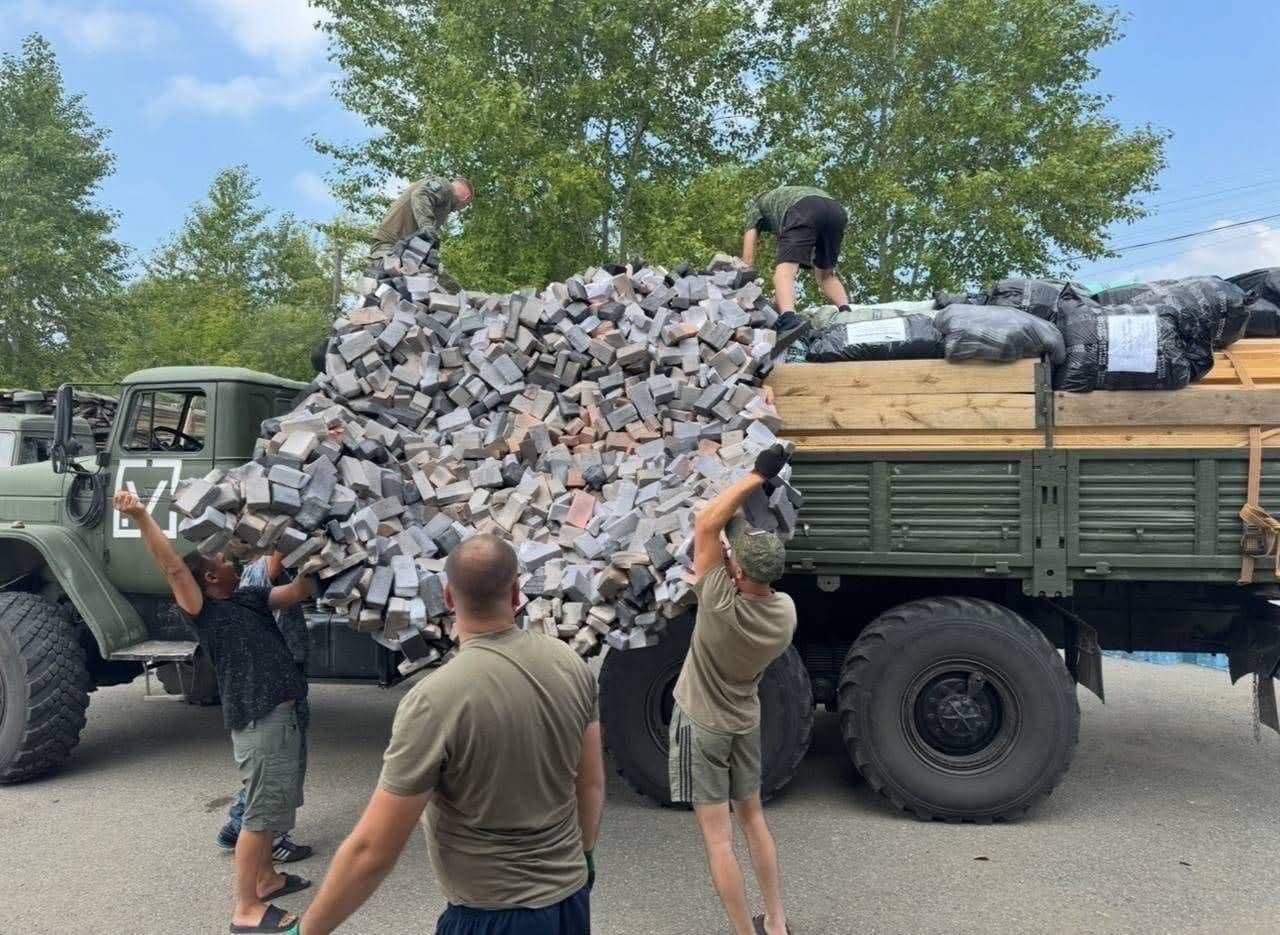 Російська маскувальна сітка у вигляді цеглин. 2025 рік. Джерело: Сергій Флеш