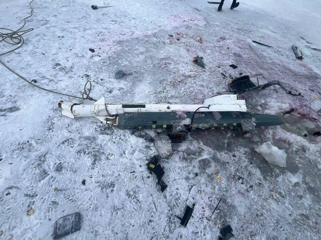 Ракета Р-60, якою був озброєний збитий безпілотник «Шахед/Герань-2». Україна, січень 2026. Фото: Telegram-канал «Полковник ГШ»