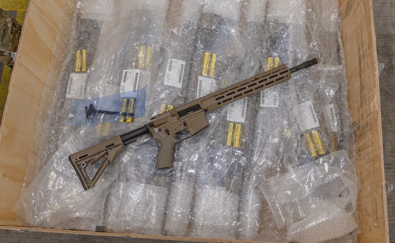 Данії поставилил перші гвинтівки Colt C8 MRR