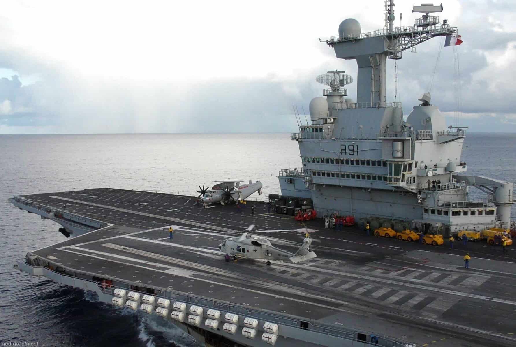 View of a deck of the Charles de Gaulle aircraft carrier. Photo credits: Marine Nationale.