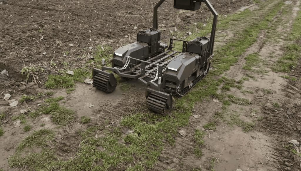 Наземний роботизований комплекс Numo зі встановленим колійним мінним тралом. Фото: «Мілітарний».