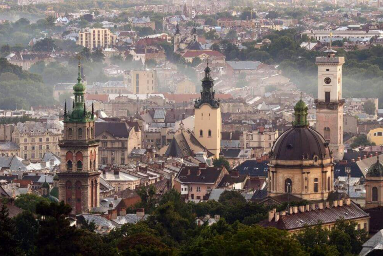 Росія завдала удар по Львову під час балістичної загрози по всій країні
