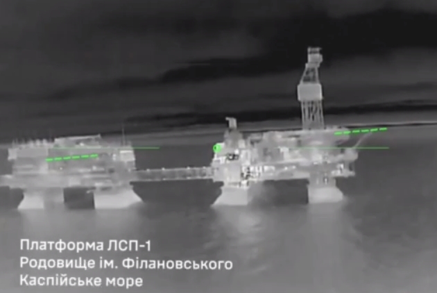 Дрони ССО уразили три російські бурові платформи у Каспійському морі