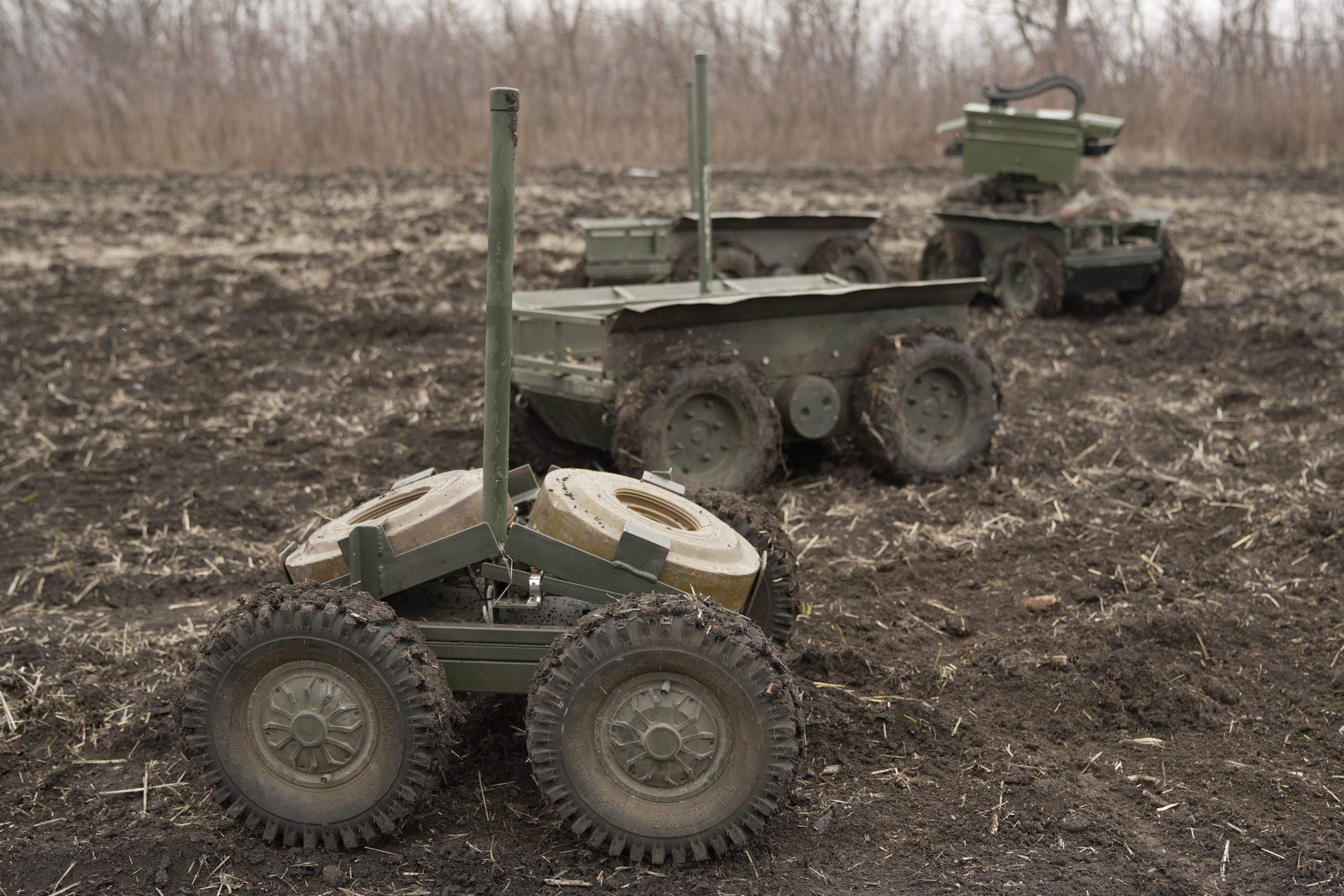 Наземні дрони технодесанту: від бляшанки до “Термінатора”