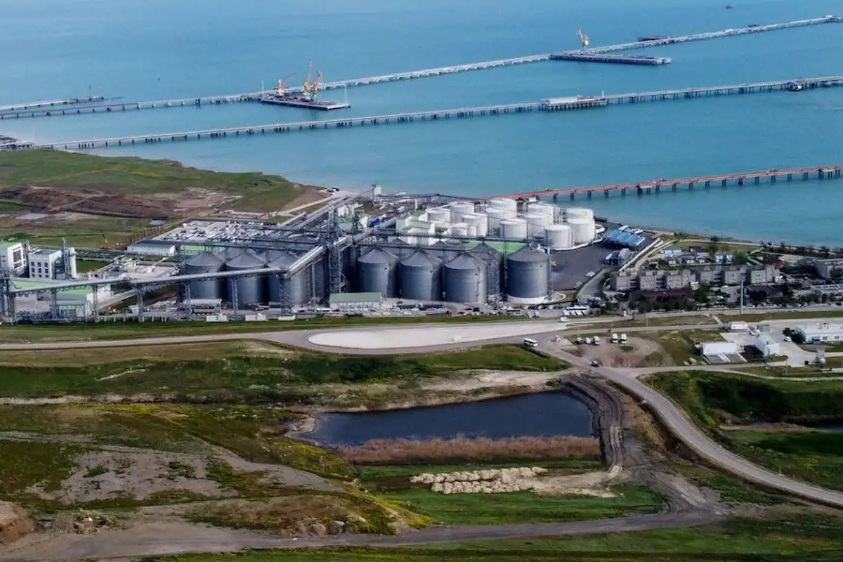 Дрони уразили порт Тамань. Загорівся резервуар