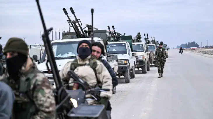 Арабські племінні ополчення розпочали стрімкий наступ проти СДС у Сирії.