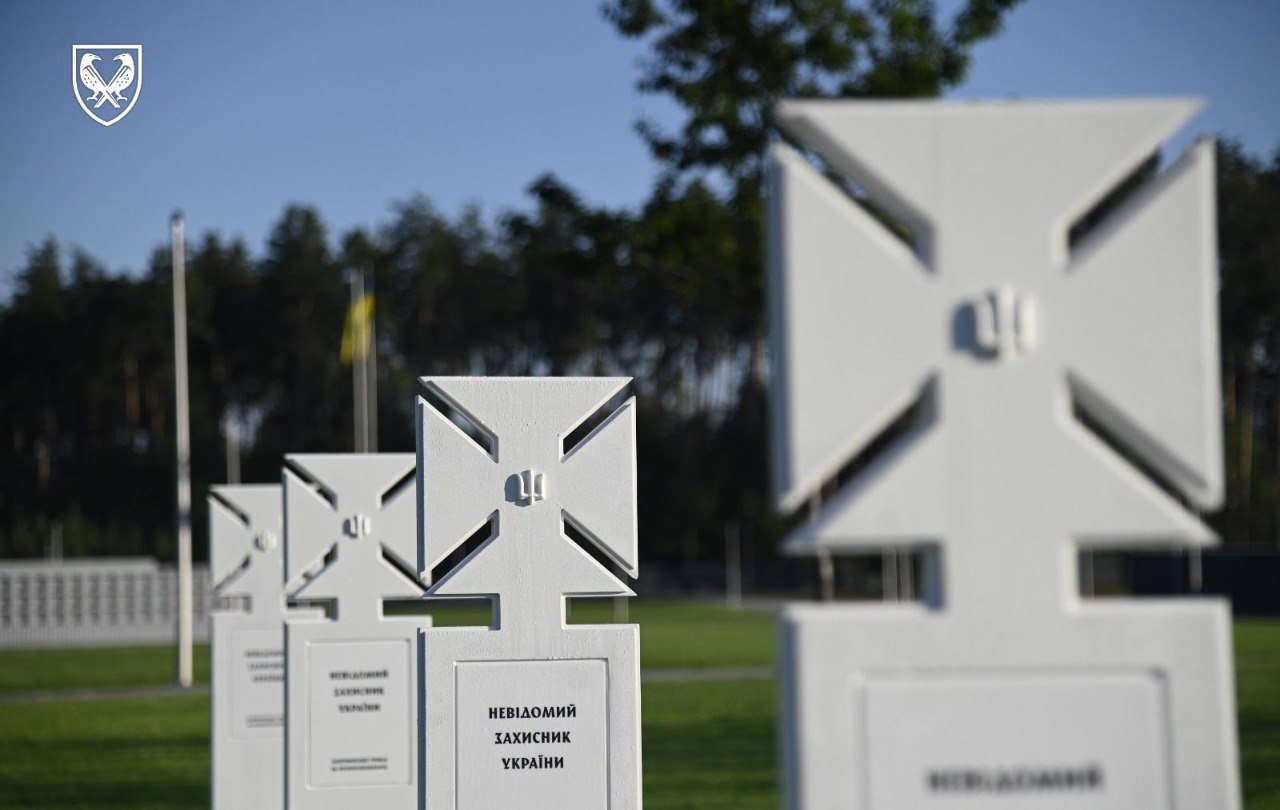 Військові закликають громадськість стати на захист Національного меморіального військового кладовища
