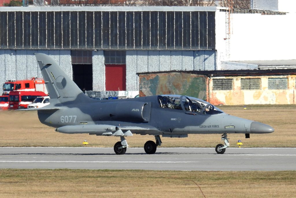 L-159T2 (борт 6077) під час зльоту. Фото: Jan Hrbáč