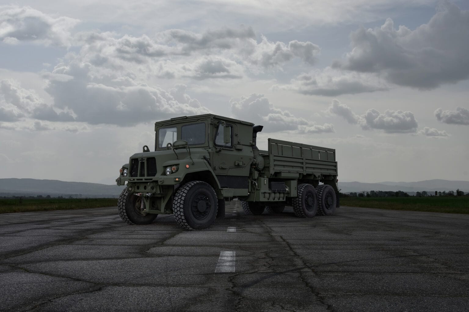Армія США замовила вантажівки Oshkosh, адаптовані для десантування та арктичних умов