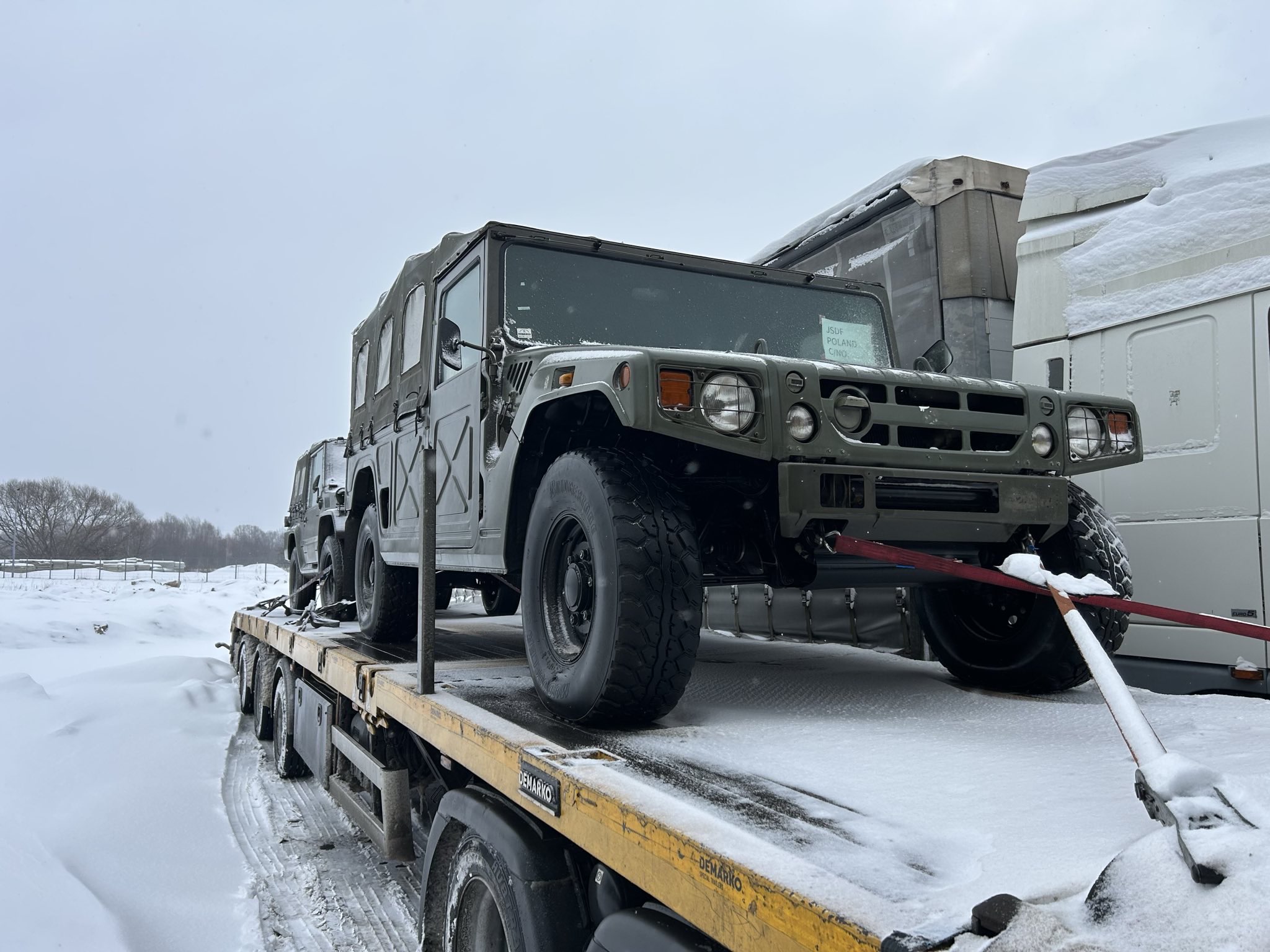 Японія передала Україні невідому кількість аналогів HMMWV