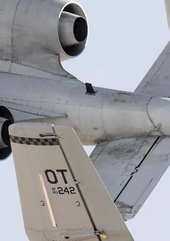 Антена Link-16 на A-10. Фото Сантос Касерес