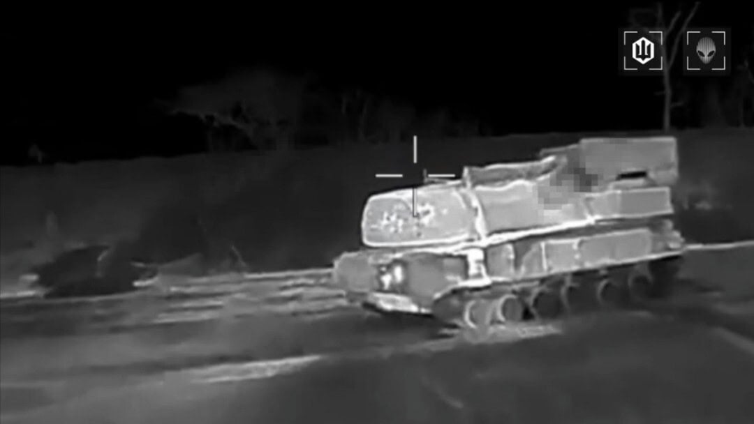 Пускова ЗРК Бук на прицілі українського дрона. Донеччина, 24 лютого 2026. Джерело: СБС