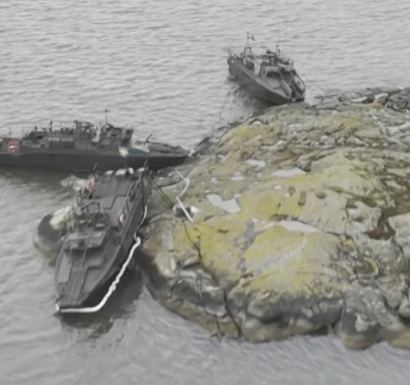 Swedish Army CB90 boat that crashed into the archipelago. February 2025. Photo credits: www.svt.se