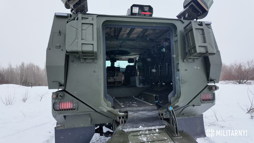 Десантний відсік бронемашини MAC OWL. Фото: Мілітарний