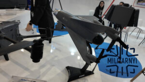 Китайська компанія SKYFEND показала дрон-перехоплювач Thunder та дрон з системою РЕР