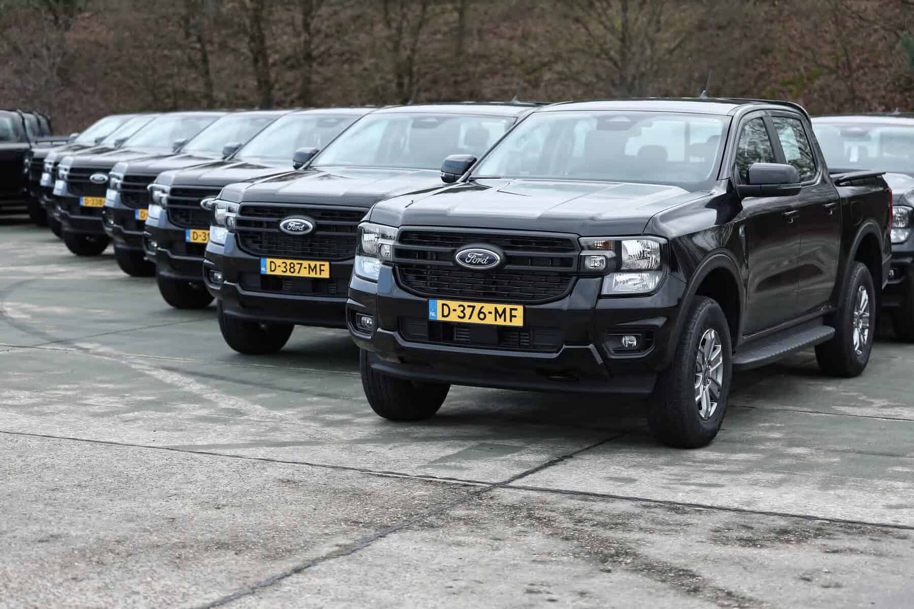 Пікапи Ford 4×4, придбані Нідерландами для оснащення РЛС з виявлення дронів. Лютий 2026. Фото: міноборони Нідерландів 