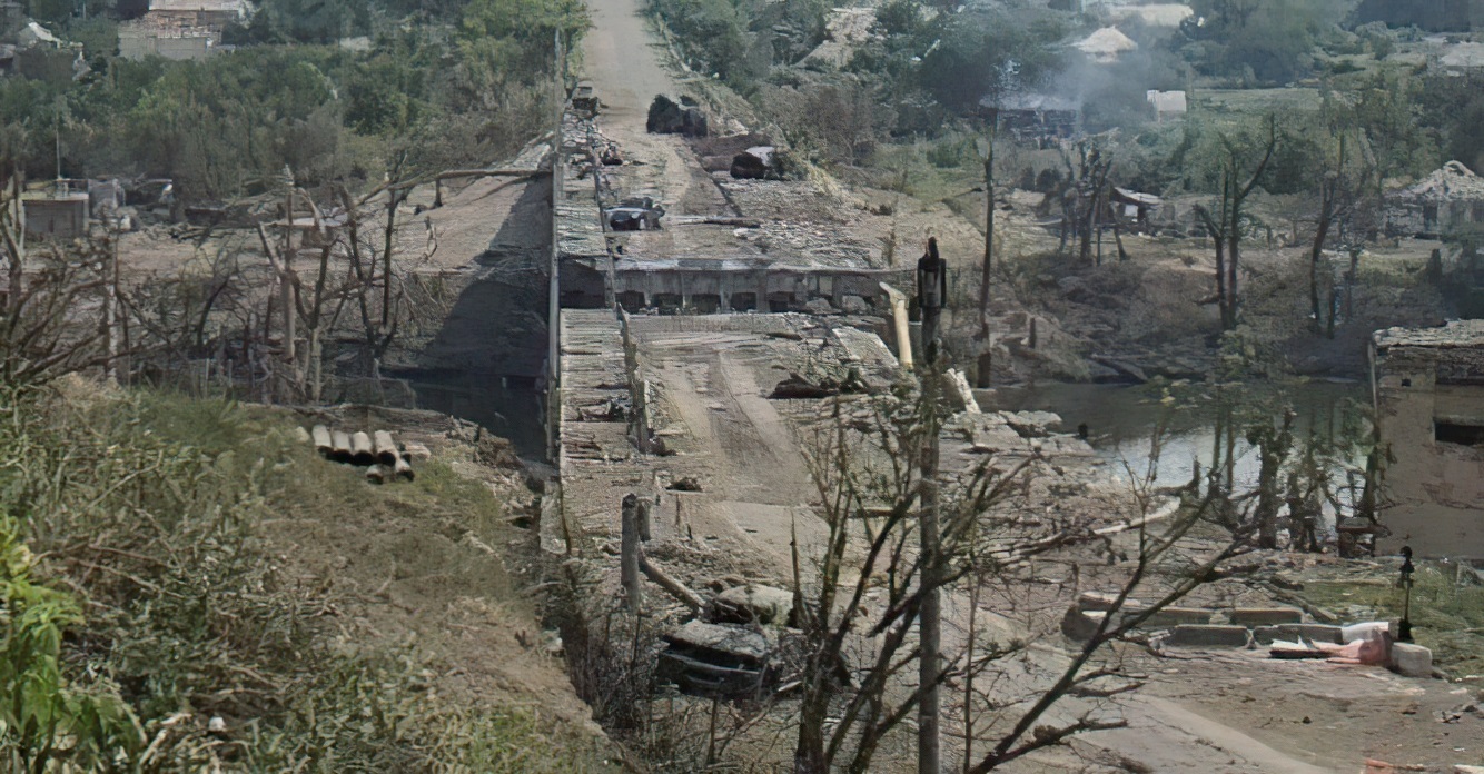 Russians Advance Across Frozen Siverskyi Donets River Toward Zakitne