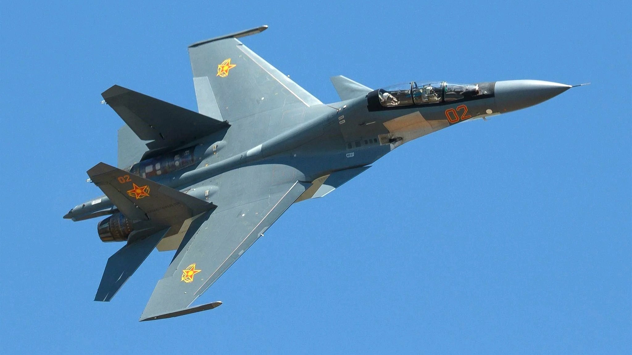 Su-30SM Fighter Jet Crashes in Kazakhstan