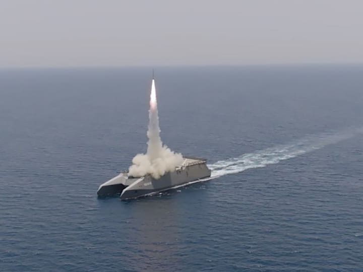 Iran's Islamic Revolutionary Guard Corps conducted military exercises near the Strait of Hormuz on Monday and published these images, among others. Photo credits: SEPAHNEWS HANDOUT / EPA / NTB