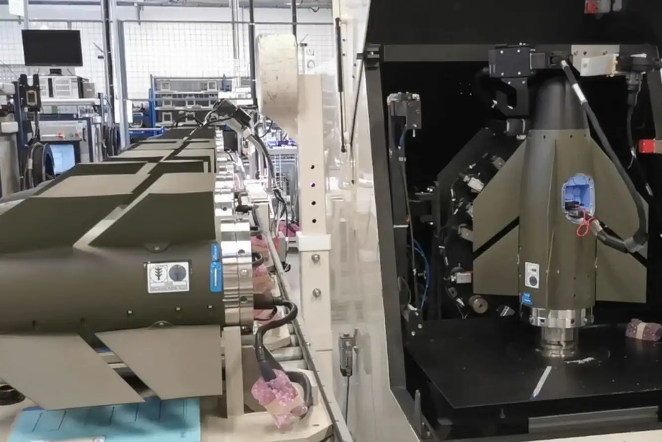 Production of AASM Hammer bomb guidance kits at the Safran plant in Montluçon, France. Photo credits: www.usinenouvelle.com