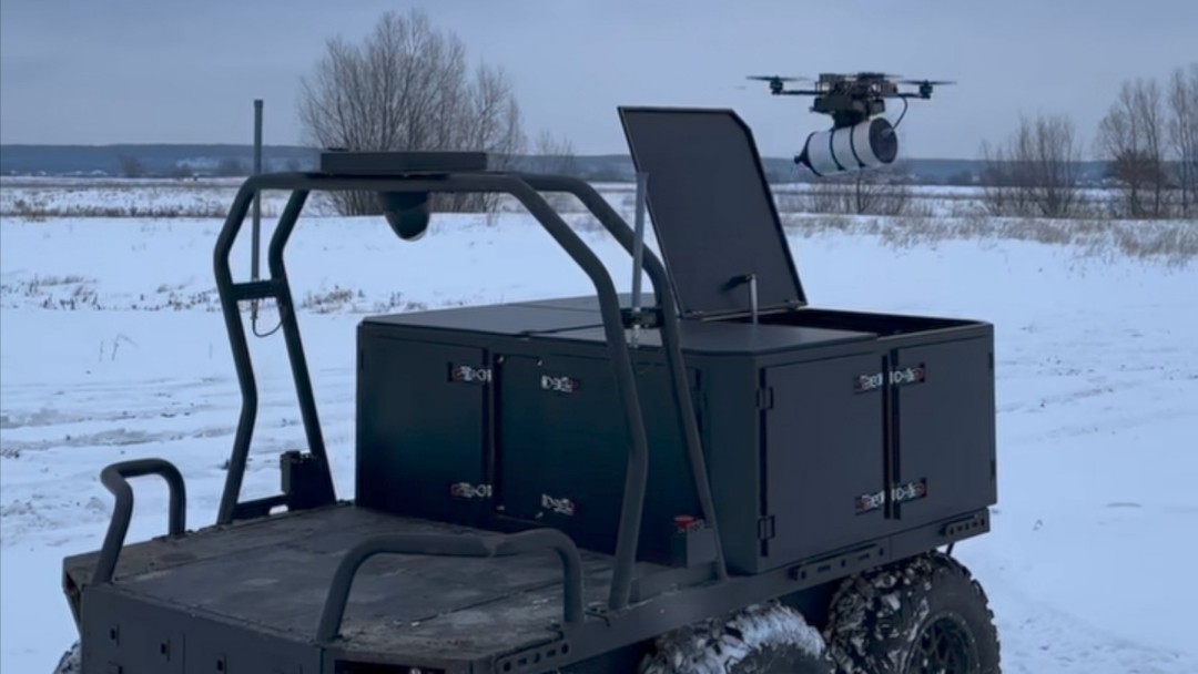 Український НРК Ratel H став носієм FPV-дронів на оптоволокні