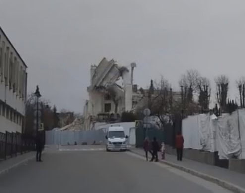 Удар Storm Shadow у 2023 році знищив будівлю штабу Чорноморського флоту. Окупанти зносять його рештки