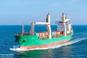 Російський корабель Sparta IV кілька днів дрейфував над підводним кабелем між Європою та Африкою